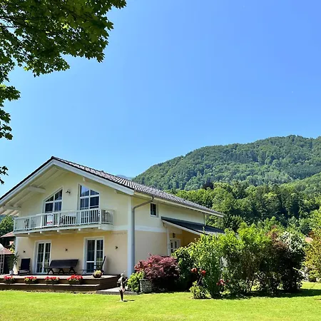 Enzian Im Haus Schmid Grassau (Bavaria)